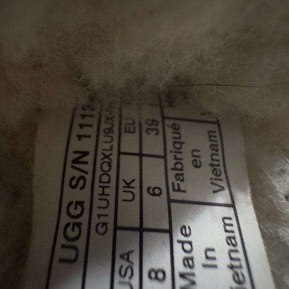 UGG Fluffita Shearling Platform Slippers – Cream | Size 8 | Gently Used - Picture 12 of 12